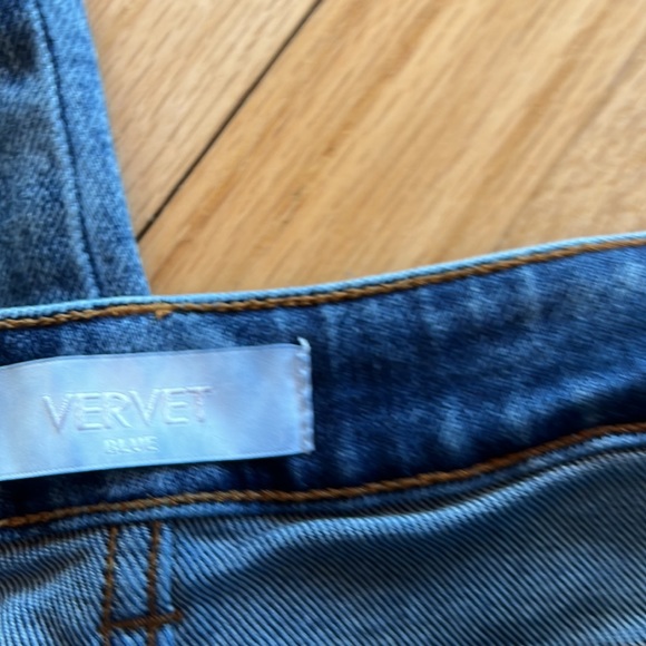 Vervet-by flying monkey - Picture 3 of 4